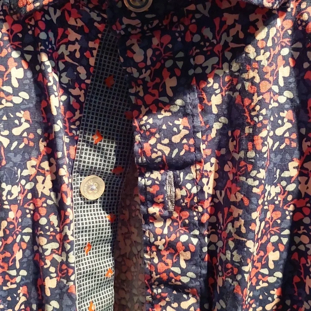 Men's Shirt - Picture 3 of 4
